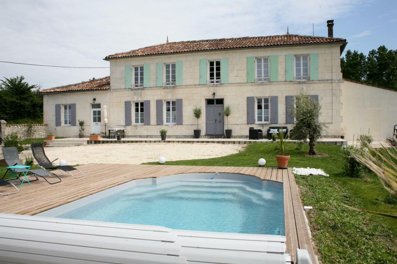 Au Coeur Des Vignes Bed & Breakfast Archiac Luaran gambar